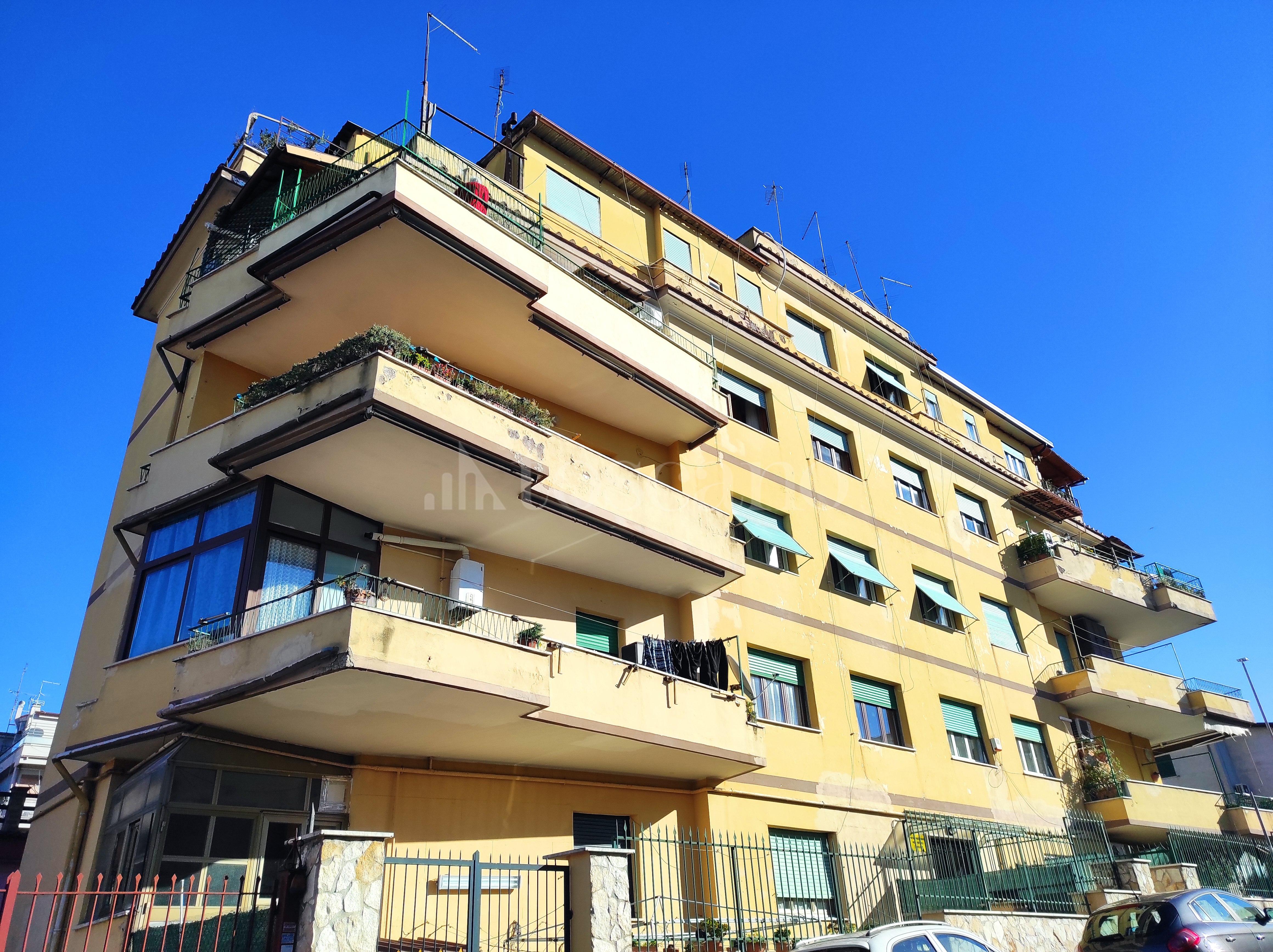 Casa a Roma in Via Francesco Azzurri, Torrevecchia