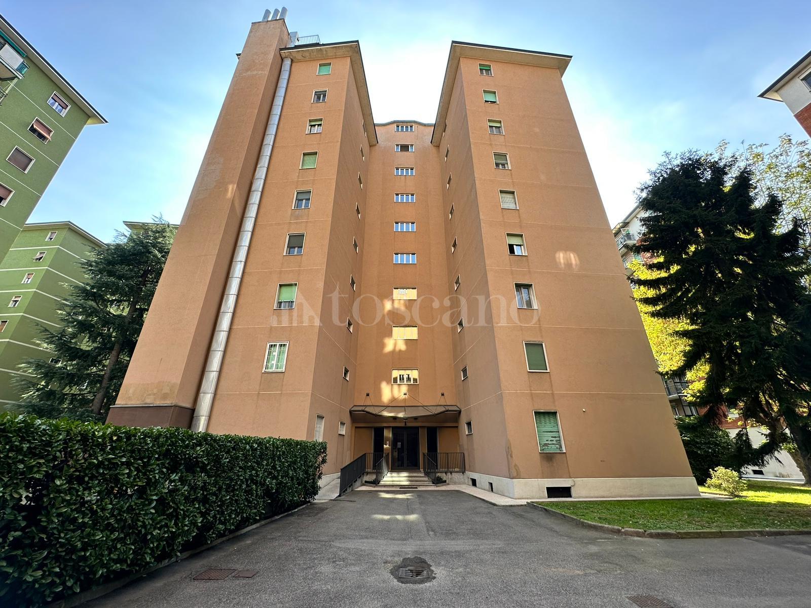 Casa a Milano in VIA PRIMATICCIO, Frattini