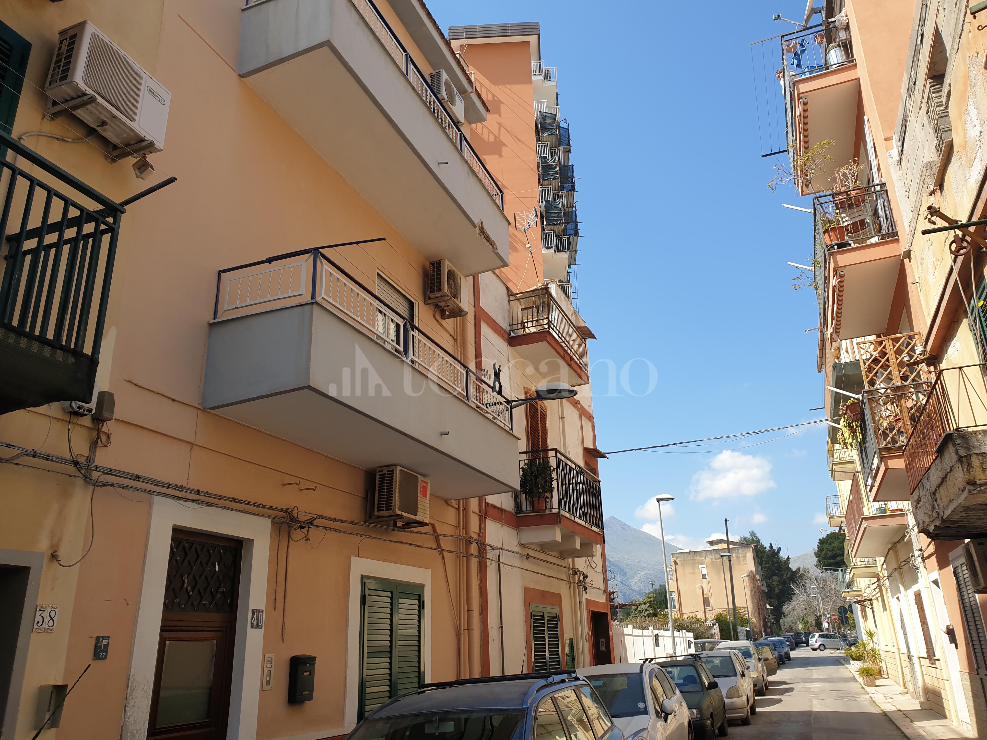 Casa a Palermo in Via Pozzo angolo Via Collegio Romano, Uditore