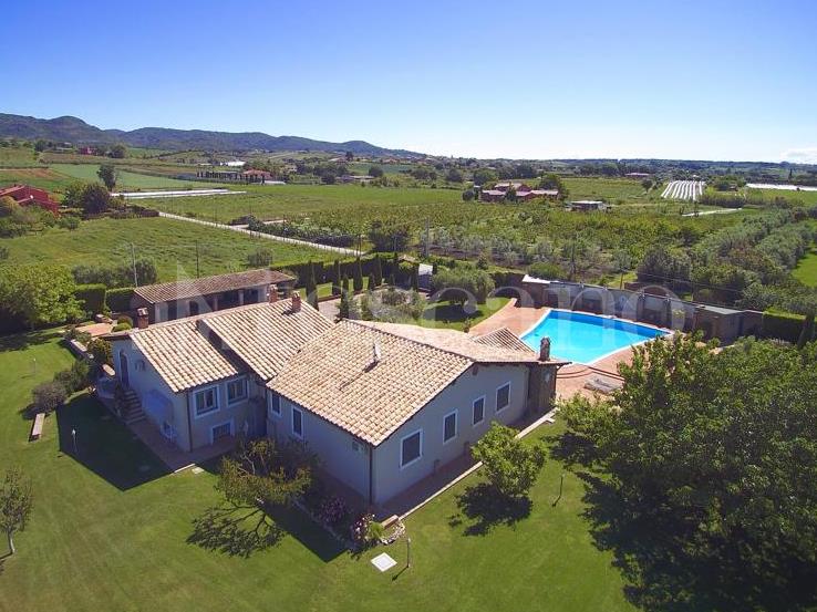 Villa in vendita di 400 mq a €599.000 (rif. 60/2020)