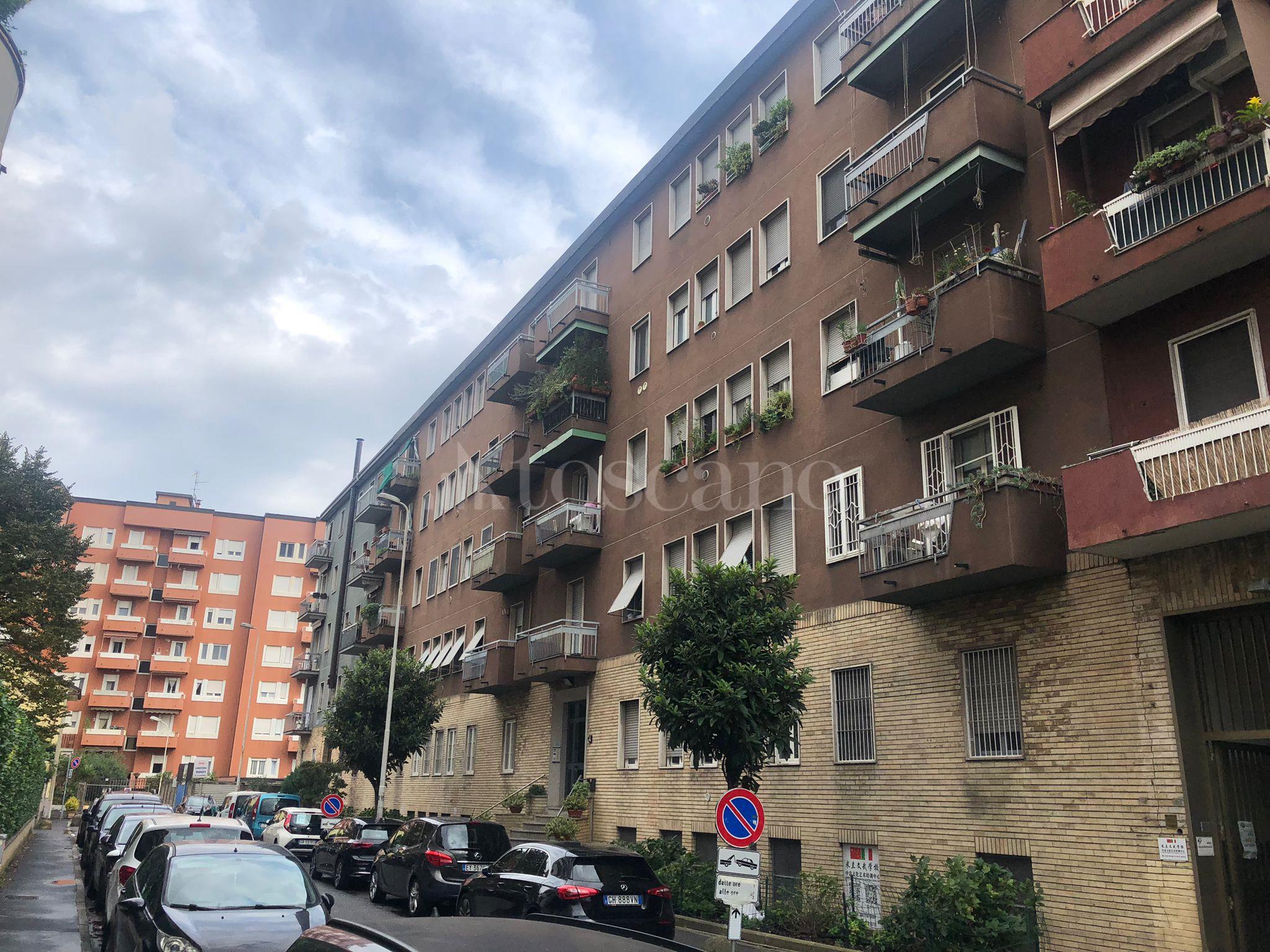 Casa a Milano in Via Pellegrino Rossi, Affori